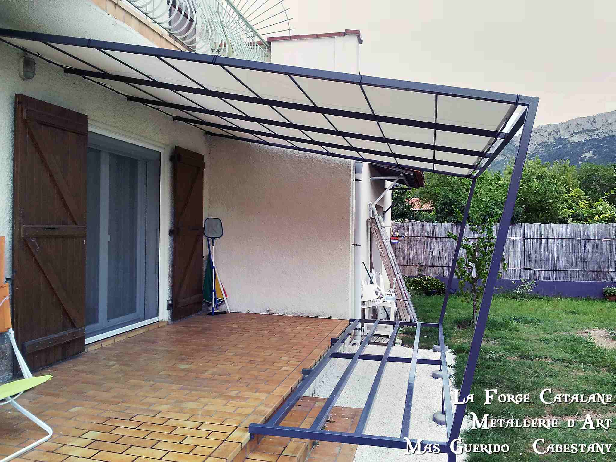 pergola toit pente tube bache SOLTIS fer Forge Catalane Cabestany (2).jpg